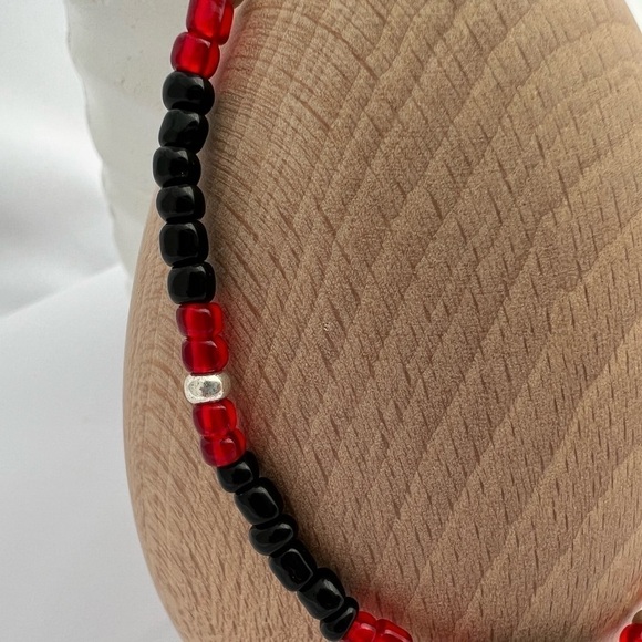 STRETCH Beaded Anklet Black Red & Silver Size 9” - Picture 6 of 13